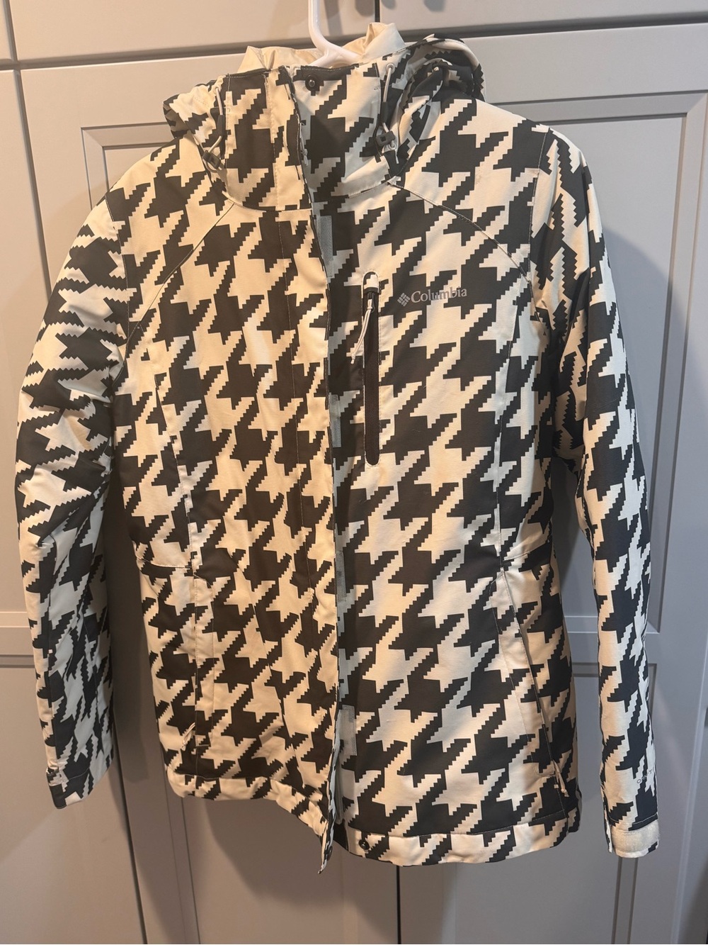 Columbia Women's Black & White Houndstooth Ski Jacket with Hood